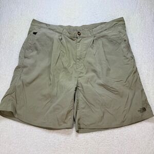 The North Face shorts mens 2XL Hiking Pleated Khaki Outdoor‎ Casual